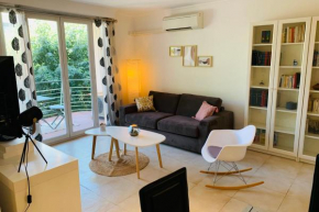 Bnb Renting bright design flat center of Antibes